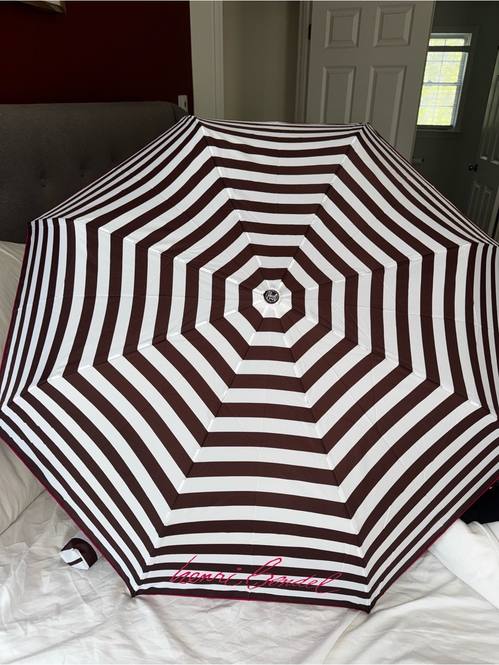 NWOT henri bendel Brown and White Striped Umbrella